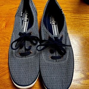 Keds Classic Tennis shoe, size 10, Navy and white Polka dots